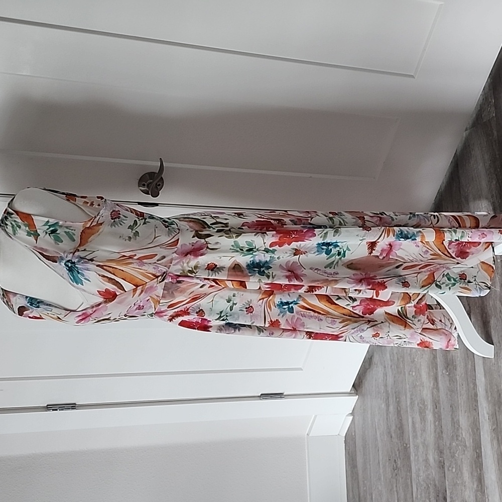 Calvin Klein, Gorgeous Floral Sleeveless Maxi Dress, Size 8 - Picture 3 of 6